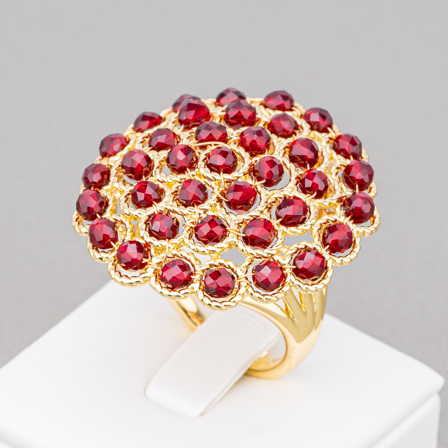 Anello Di Bronzo Con Perline Ammagliate 30mm Misura Regolabile Dorato Rosso Ruby