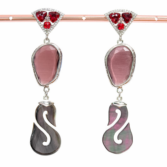 Unique Elegance Earrings: Cat's Eye and Mother of Pearl in Bronze