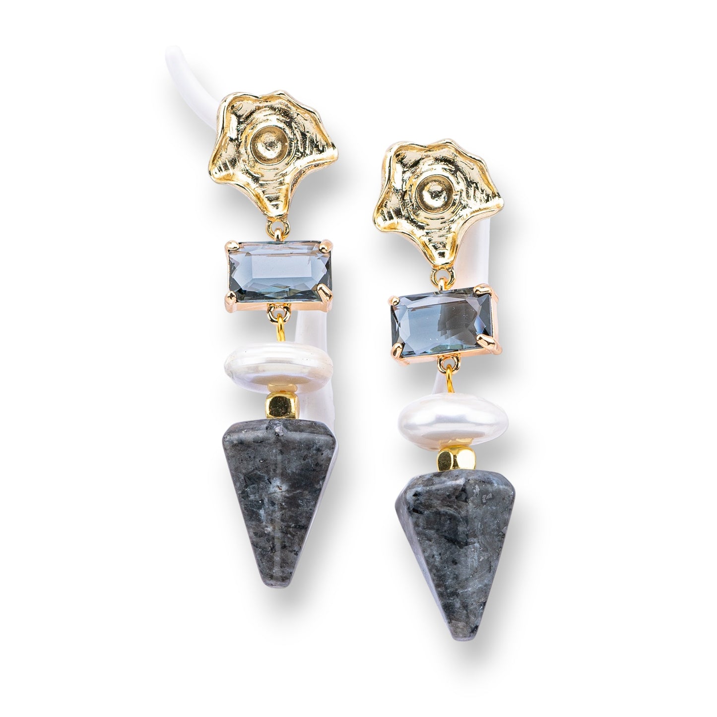 Orecchini Eleganza Naturale: Bronzo e Pietre Dure con Cristalli e Perle di Fiume